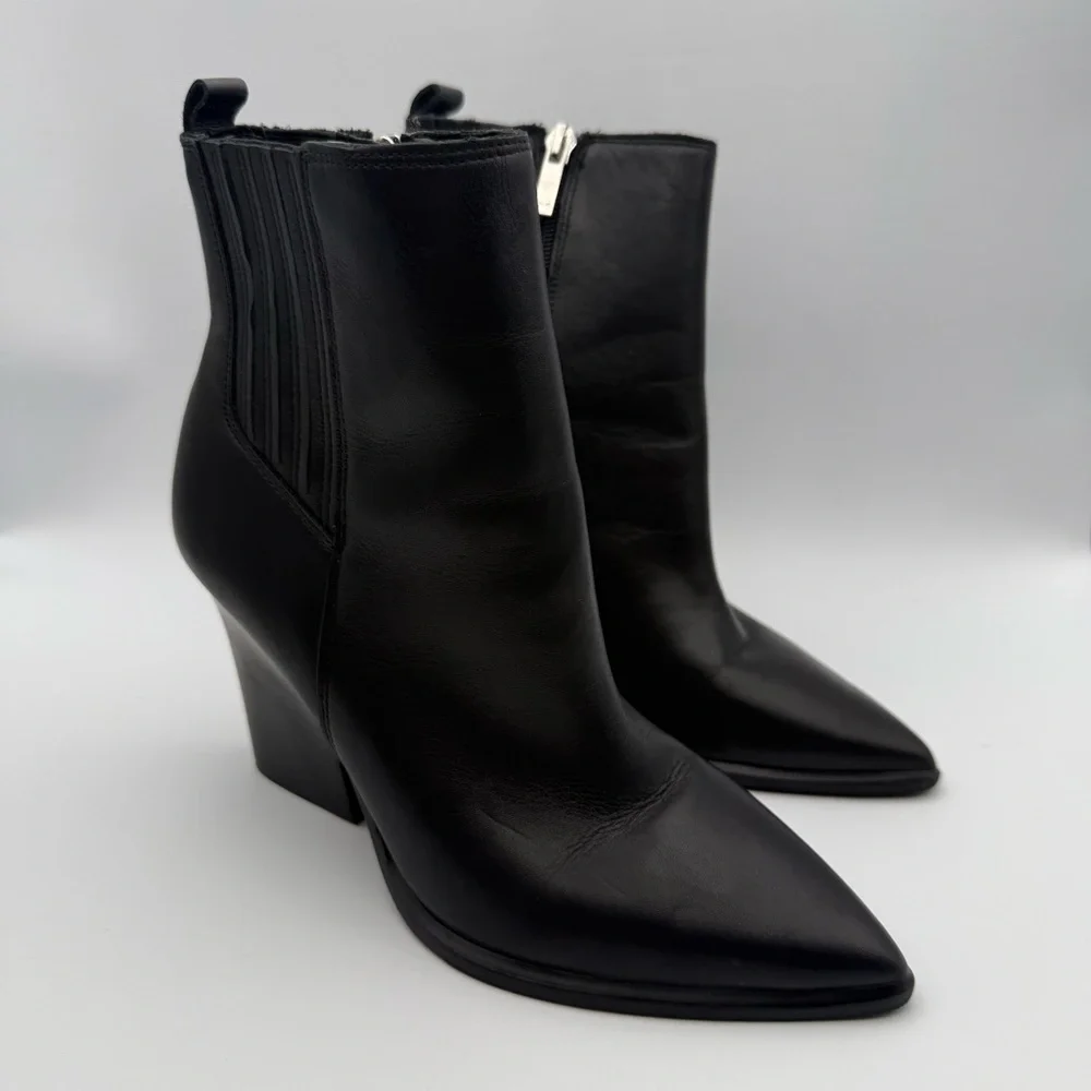 MARC FISHER Mariel Black Point Toe Leather Ankle Boots Size 6 Western Festival